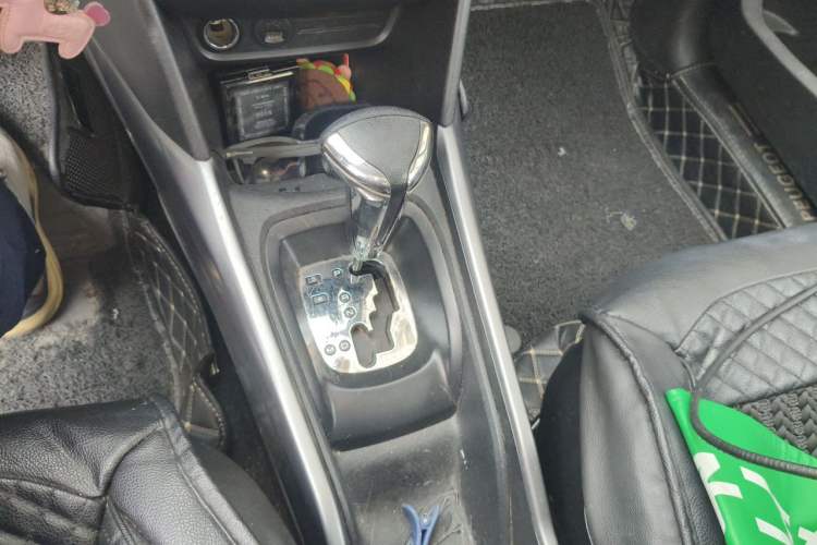 Used Peugeot 2008 2014 1.6L Automatic Fashion Edition Gear Lever