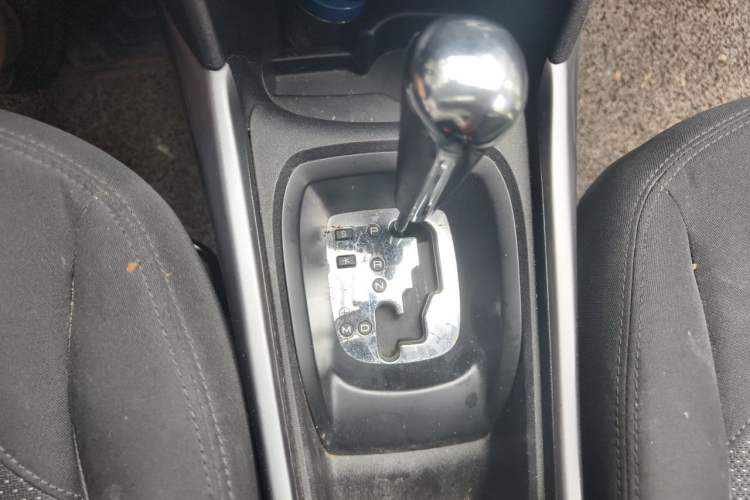 Used Peugeot 2008 2014 1.6L Automatic Fashion Edition Gear Lever