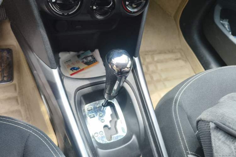 Used Peugeot 2008 2014 1.6L Automatic Trend Edition Gear Lever