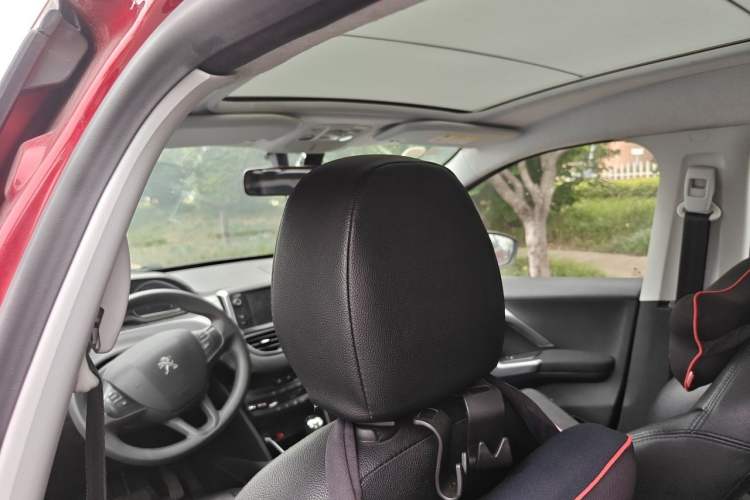 Used Peugeot 2008 2014 1.6L Automatic Fashion Edition Headliner
