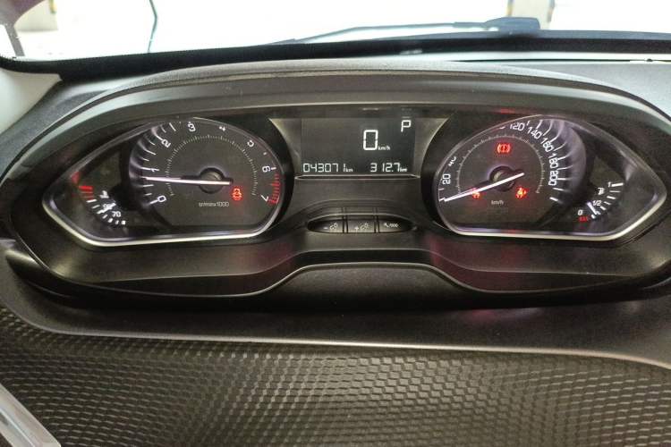 Used Peugeot 2008 2014 1.6L Automatic Fashion Edition Instrument Cluster