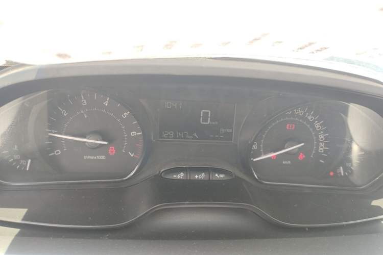 Used Peugeot 2008 2014 1.6L Manual Trend Edition Instrument Cluster