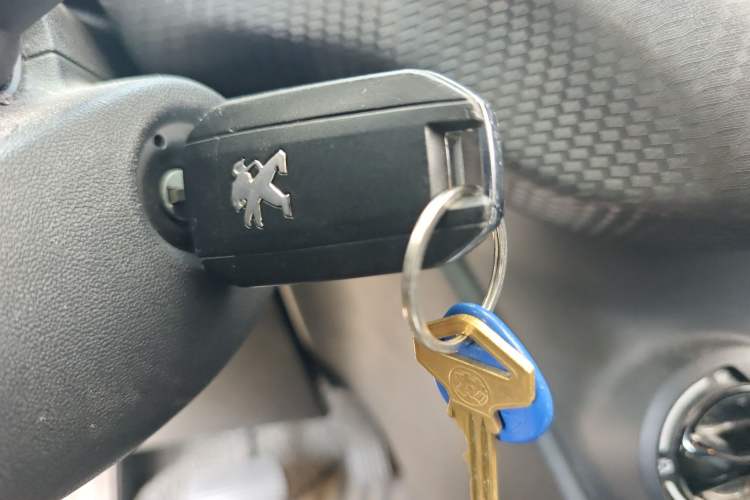 Used Peugeot 2008 2014 1.6L Automatic Trend Edition Interior 1