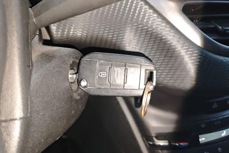 Used Peugeot 2008 2014 1.6L Automatic Fashion Edition Interior 1