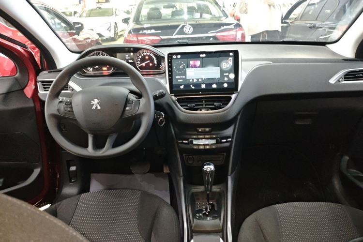 Used Peugeot 2008 2014 1.6L Automatic Fashion Edition Interior 2
