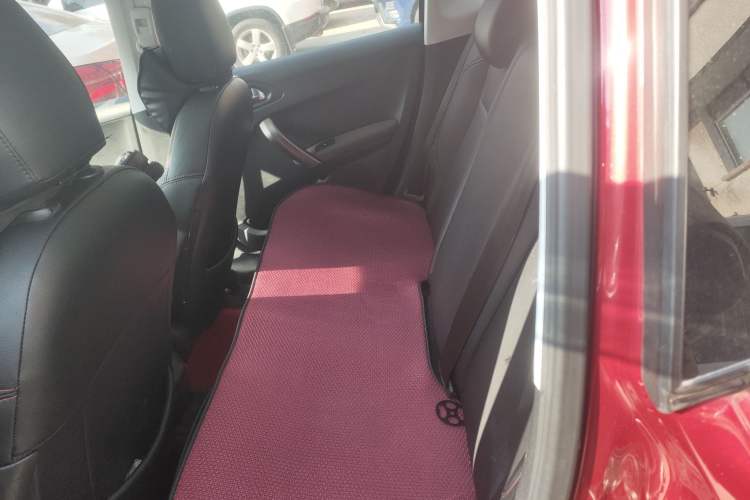 Used Peugeot 2008 2014 1.6L Automatic Fashion Edition Interior 4
