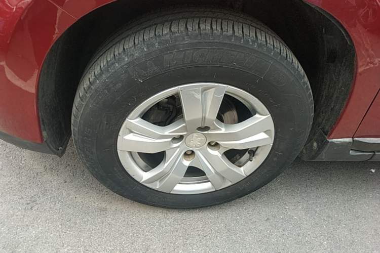 Used Peugeot 2008 2014 1.6L Automatic Trend Edition Left Front Wheel Hub