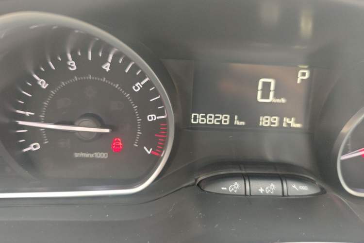 Used Peugeot 2008 2014 1.6L Automatic Fashion Edition Odometer Close Up
