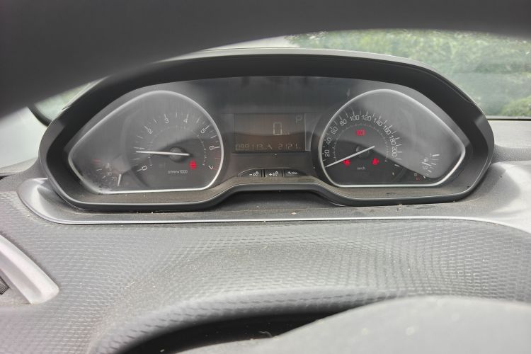 Used Peugeot 2008 2014 1.6L Automatic Fashion Edition Odometer Close Up