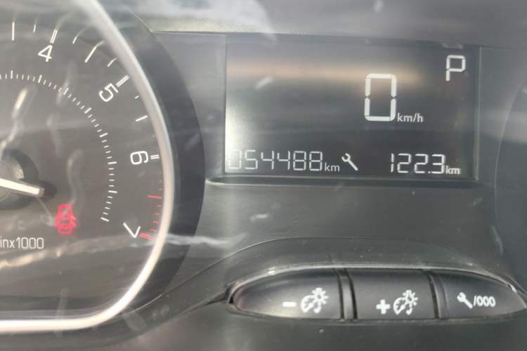 Used Peugeot 2008 2014 1.6L Automatic Fashion Edition Odometer Close Up