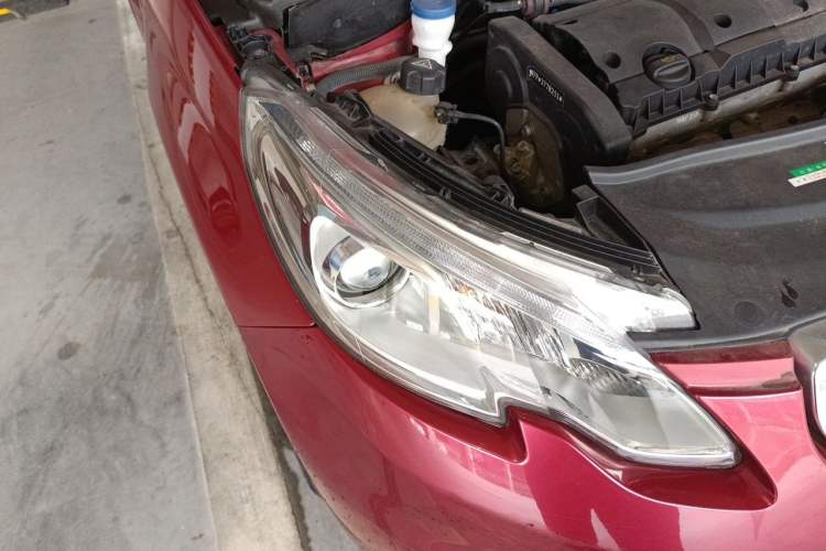 Used Peugeot 2008 2014 1.6L Automatic Fashion Edition Right Front Headlight