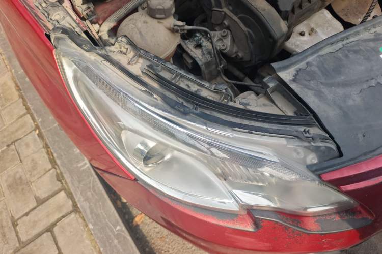 Used Peugeot 2008 2014 1.6L Automatic Trend Edition Right Front Headlight