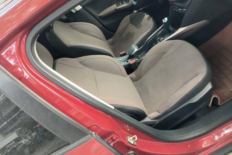 Used Peugeot 2008 2014 1.6L Automatic Fashion Edition Right Front Seat