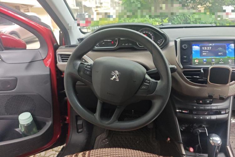 Used Peugeot 2008 2014 1.6L Automatic Fashion Edition Steering Wheel