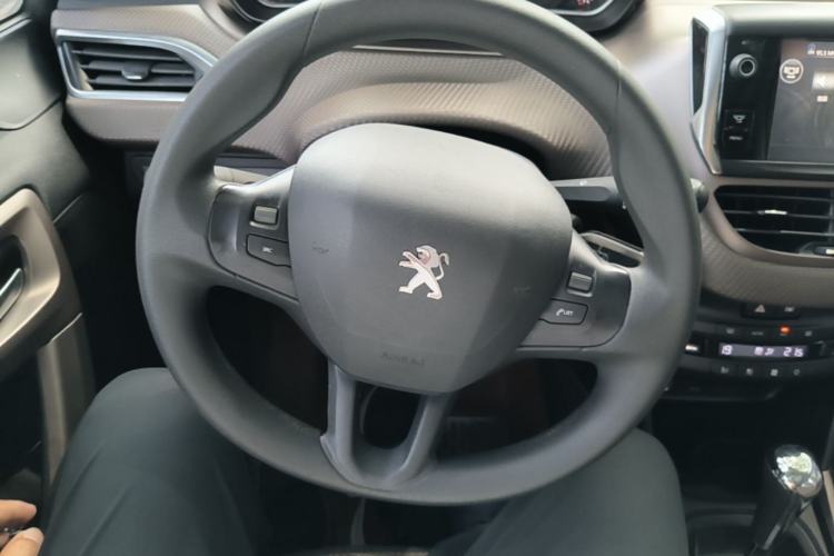 Used Peugeot 2008 2014 1.6L Automatic Fashion Edition Steering Wheel
