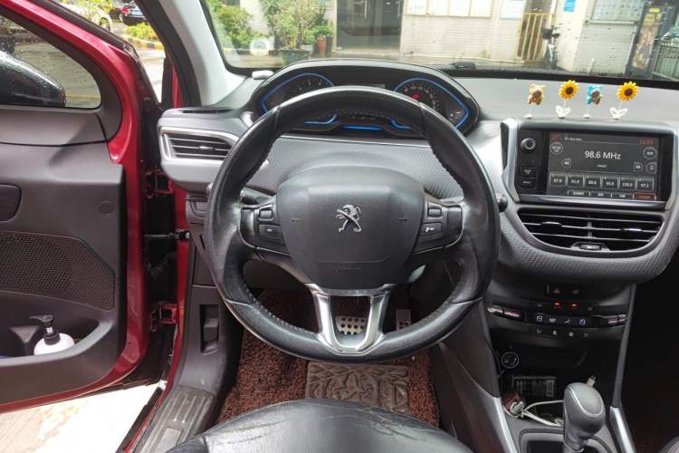 Used Peugeot 2008 2014 1.6L Automatic Navigation Edition Steering Wheel