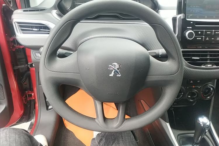 Used Peugeot 2008 2014 1.6L Automatic Trend Edition Steering Wheel