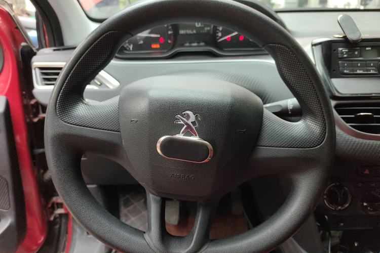 Used Peugeot 2008 2014 1.6L Manual Trend Edition Steering Wheel