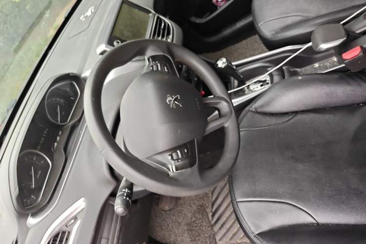 Used Peugeot 2008 2014 1.6L Automatic Fashion Edition Steering Wheel