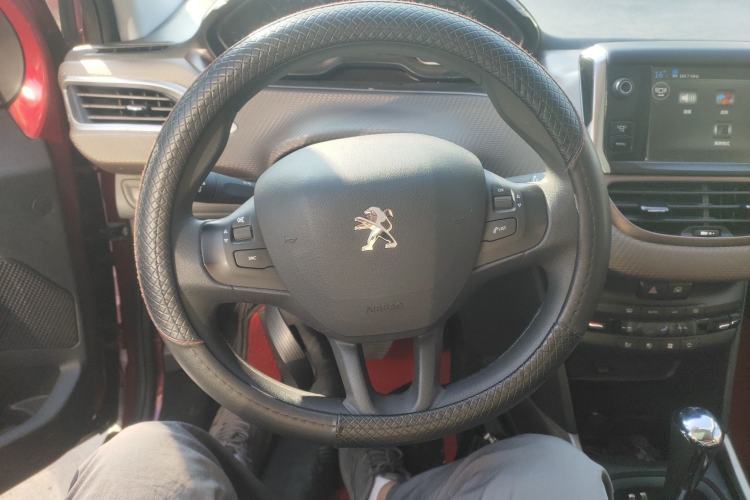Used Peugeot 2008 2014 1.6L Automatic Fashion Edition Steering Wheel