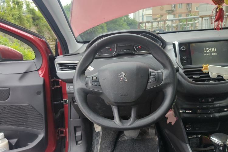 Used Peugeot 2008 2014 1.6L Automatic Fashion Edition Steering Wheel