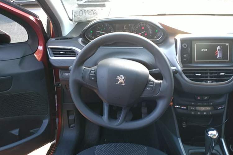 Used Peugeot 2008 2014 1.6L Automatic Fashion Edition Steering Wheel