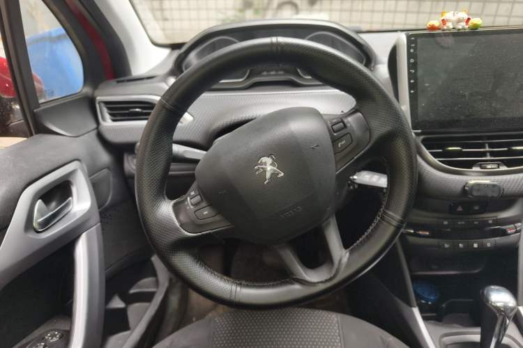 Used Peugeot 2008 2014 1.6L Automatic Fashion Edition Steering Wheel