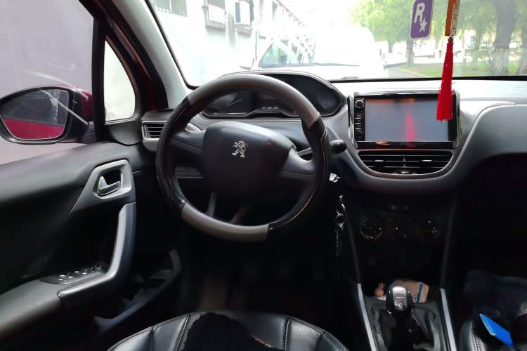 Used Peugeot 2008 2014 1.6L Manual Trend Edition Steering Wheel
