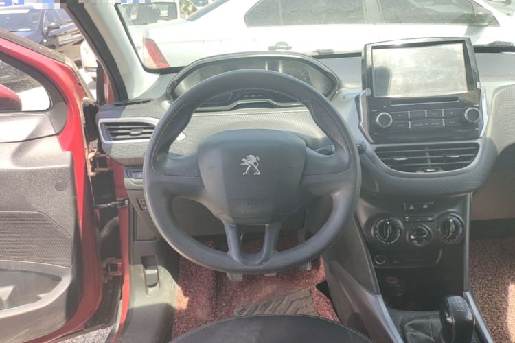 Used Peugeot 2008 2014 1.6L Manual Trend Edition Steering Wheel