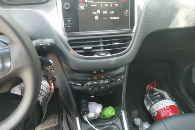 Used Peugeot 2008 2014 1.6L Manual Fashion Edition Audio And AC Panel