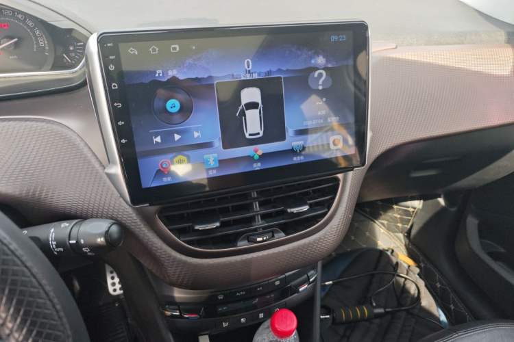 Used Peugeot 2008 2014 1.6L Automatic Navigation Edition Audio And AC Panel