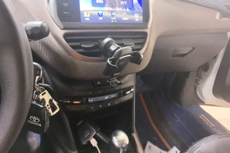 Used Peugeot 2008 2014 1.6L Automatic Fashion Edition Audio And AC Panel