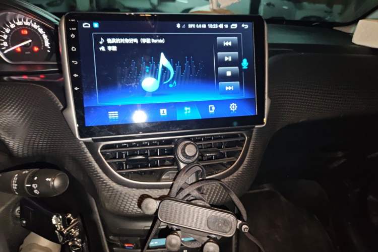 Used Peugeot 2008 2014 1.6L Automatic Fashion Edition Audio And AC Panel