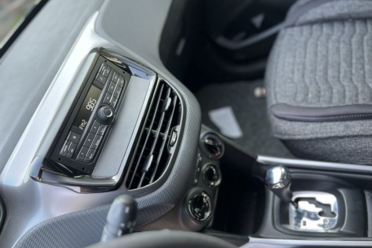 Used Peugeot 2008 2014 1.6L Automatic Trend Edition Audio And AC Panel