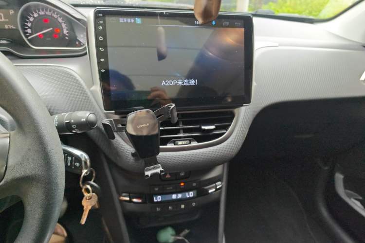Used Peugeot 2008 2014 1.6L Automatic Fashion Edition Audio And AC Panel