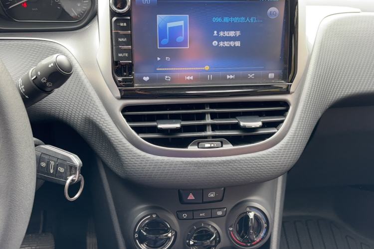 Used Peugeot 2008 2014 1.6L Automatic Trend Edition Audio And AC Panel