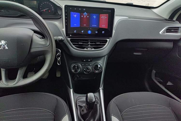 Used Peugeot 2008 2014 1.6L Manual Trend Edition Audio And AC Panel