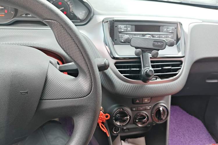 Used Peugeot 2008 2014 1.6L Manual Trend Edition Audio And AC Panel