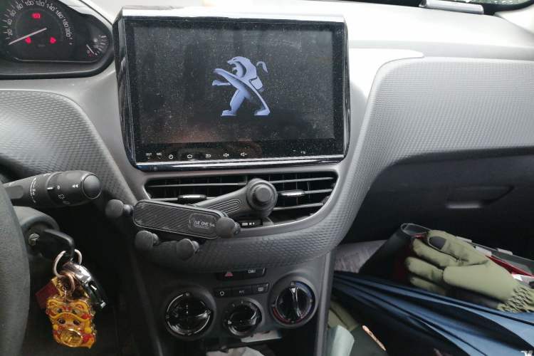 Used Peugeot 2008 2014 1.6L Manual Trend Edition Audio And AC Panel