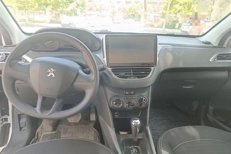 Used Peugeot 2008 2014 1.6L Automatic Trend Edition Audio And AC Panel