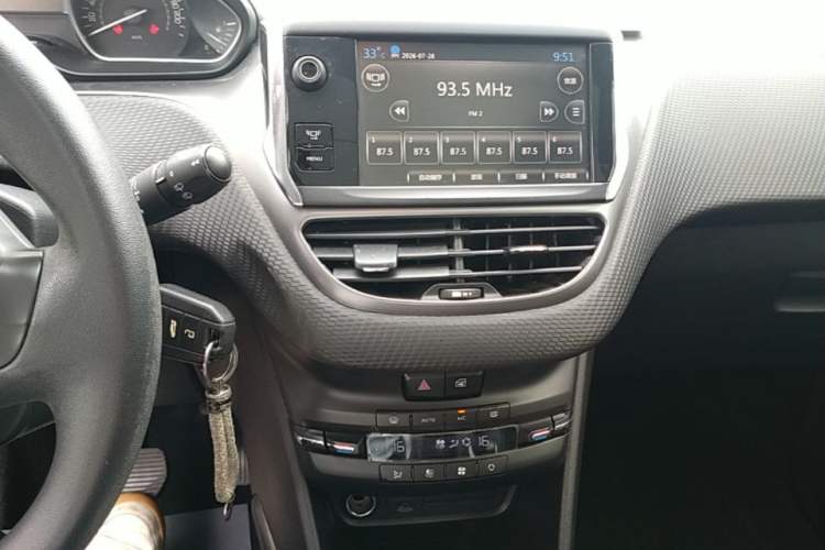 Used Peugeot 2008 2014 1.6L Automatic Fashion Edition Audio And AC Panel