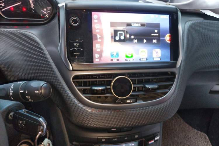 Used Peugeot 2008 2014 1.6L Manual Fashion Edition Audio And AC Panel