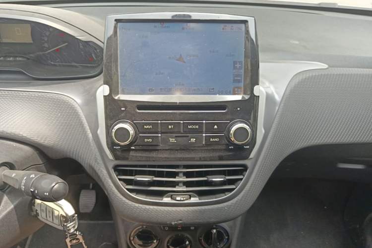 Used Peugeot 2008 2014 1.6L Manual Trend Edition Audio And AC Panel