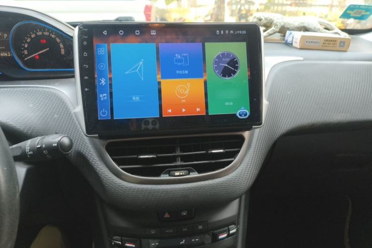 Used Peugeot 2008 2014 1.6L Automatic Navigation Edition Audio And AC Panel