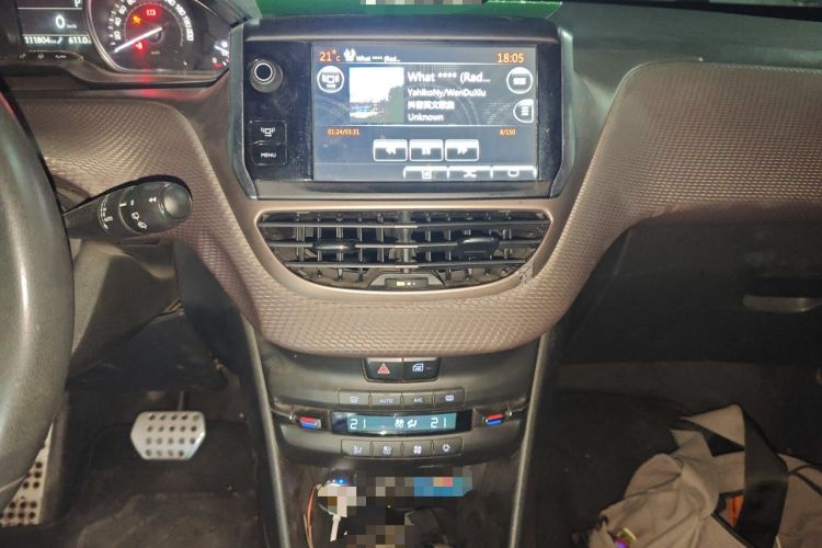Used Peugeot 2008 2014 1.6L Automatic Excellence Edition Audio And AC Panel