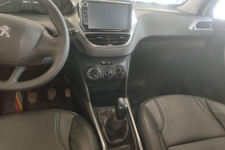 Used Peugeot 2008 2014 1.6L Manual Trend Edition Audio And AC Panel