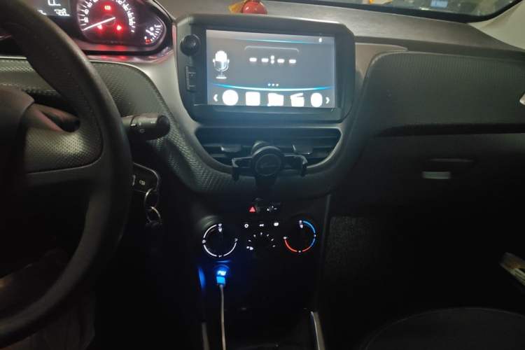 Used Peugeot 2008 2014 1.6L Manual Trend Edition Audio And AC Panel
