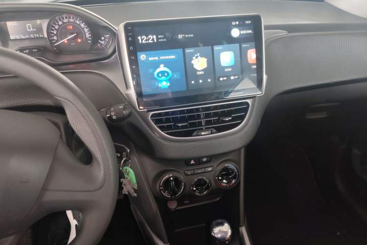 Used Peugeot 2008 2014 1.6L Automatic Trend Edition Audio And AC Panel