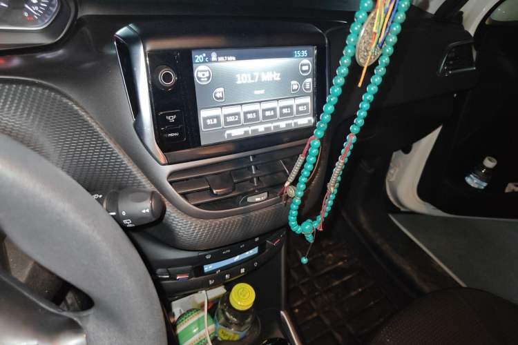 Used Peugeot 2008 2014 1.6L Automatic Fashion Edition Audio And AC Panel