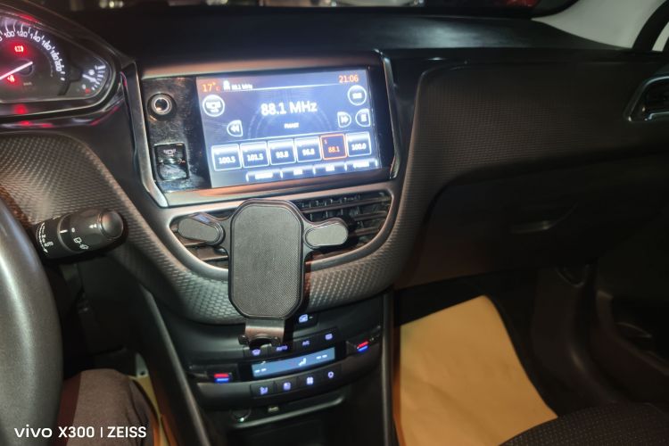 Used Peugeot 2008 2014 1.6L Automatic Navigation Edition Audio And AC Panel